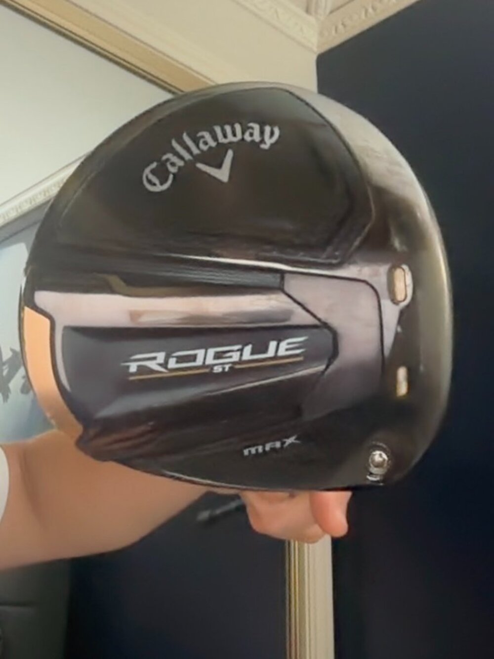A callaway rougue st max driver with a adgustable smoke shaft